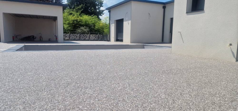 Aménagement de plage de piscine en  Hydro’Way à Chambéon