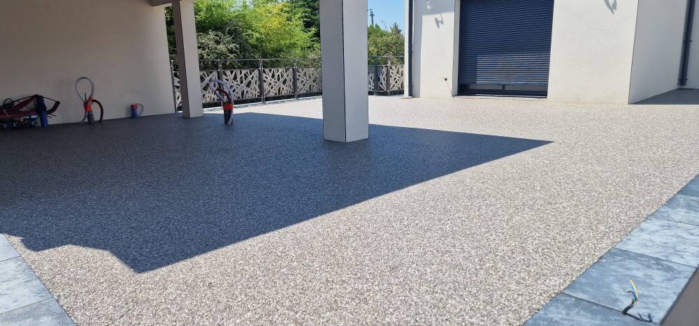 Aménagement de plage de piscine en revêtement Hydro’Way