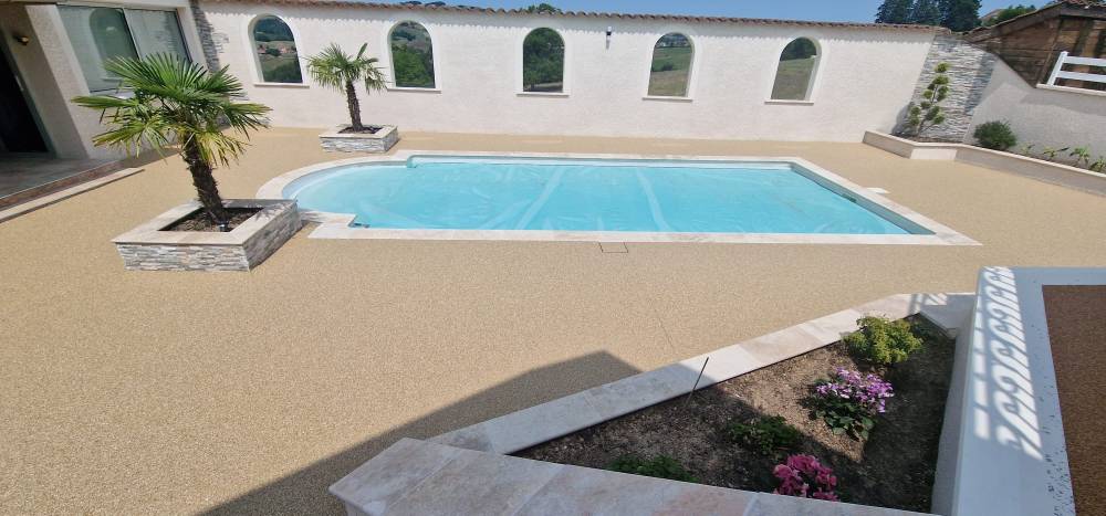 Plage de piscine design en Hydro’Way à Balbigny et Roanne