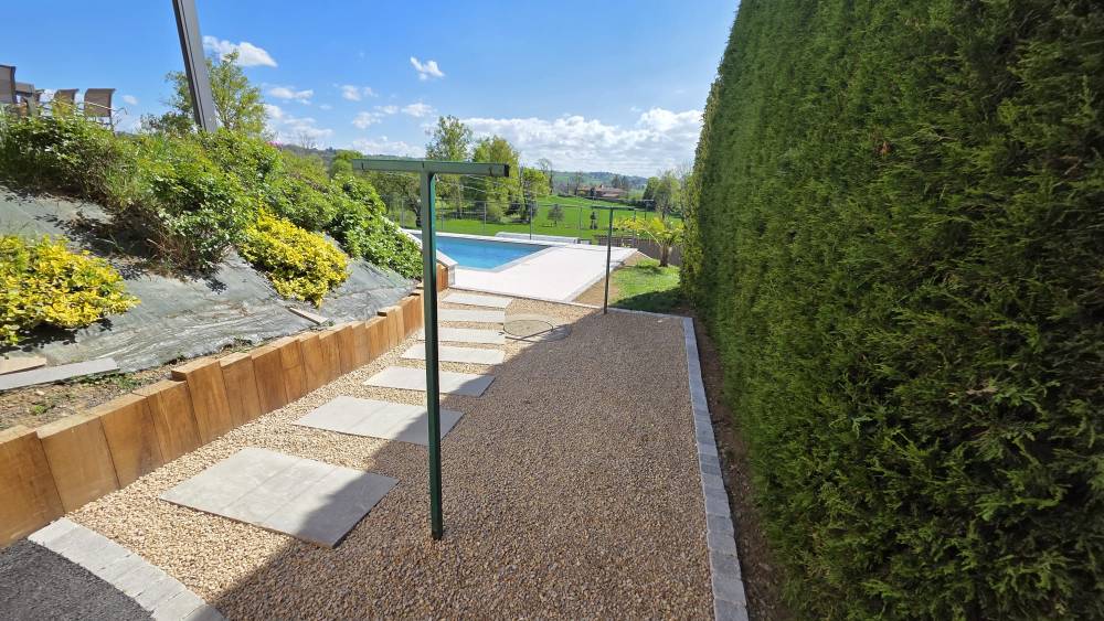 ea8cdb79-be77-434b-91a1-e3cc855e649c