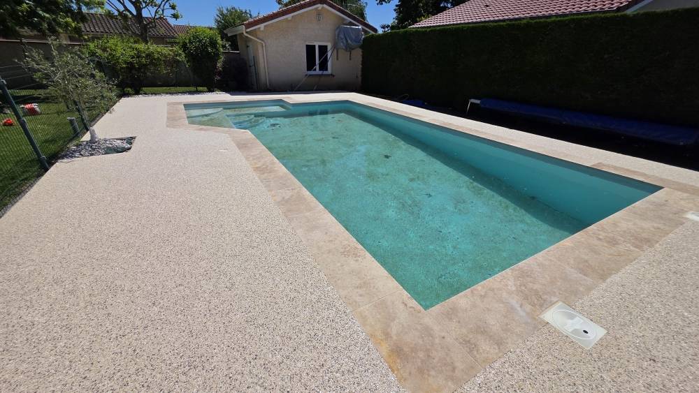 tour de piscine a bellegarde